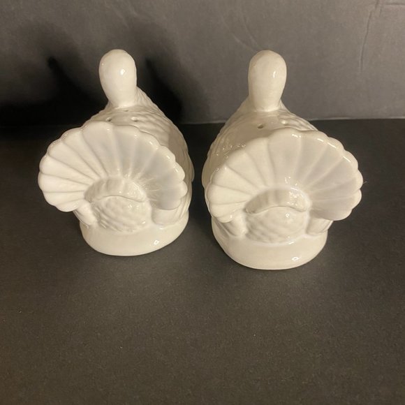 Ceramic Thanksgiving Turkey Salt and Pepper Shakers Off White - Picture 3 of 5